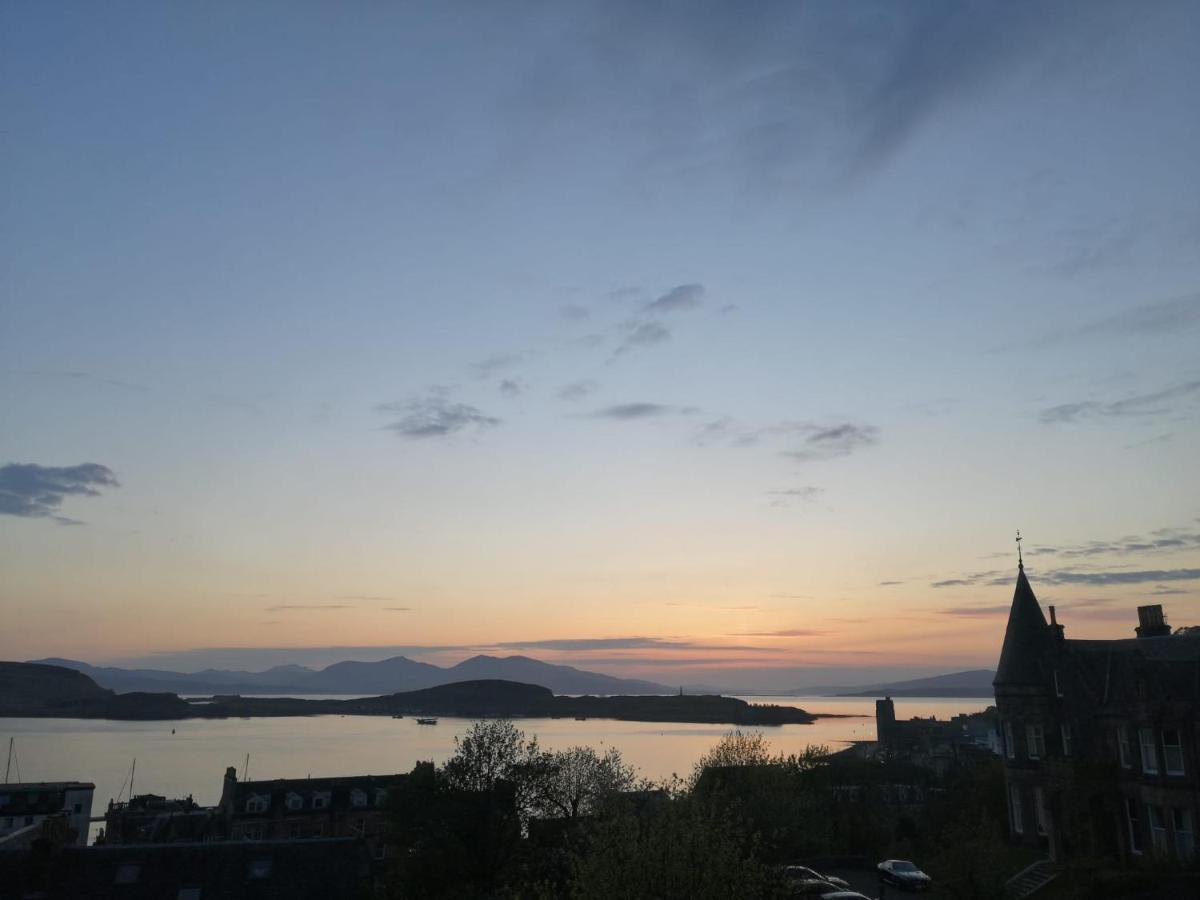 Central Oban Studio With Stunning View Luaran gambar